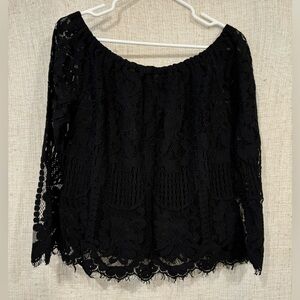 Black lace Suzy Shier Top